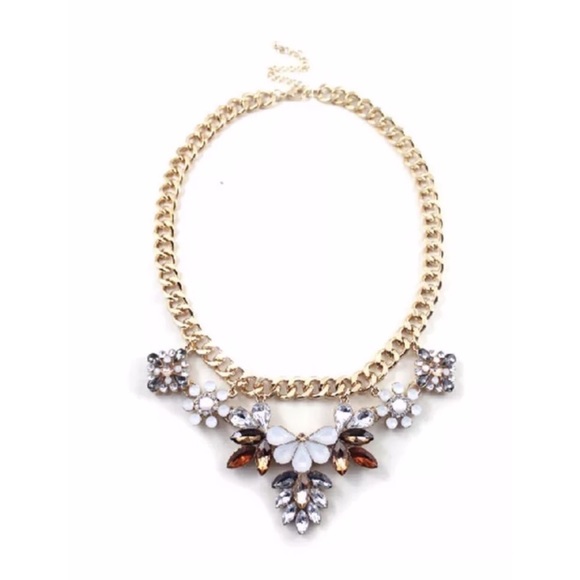 Jewelry - Crystal Statement Necklace